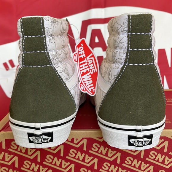 Vans Sk8-Hi
Desert Skulls Grape Leaf/
VNOA32QGRQV
Sneakers
MENS - Picture 14 of 16